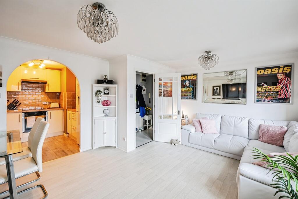 Apartment in Brighton - View 4
