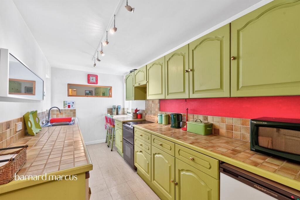 Apartment in London, Royal Borough of Kingston upon Thames - View 5