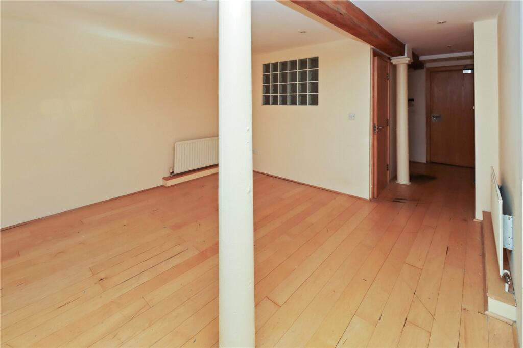 Apartment in North Tyneside, Chirton - View 3