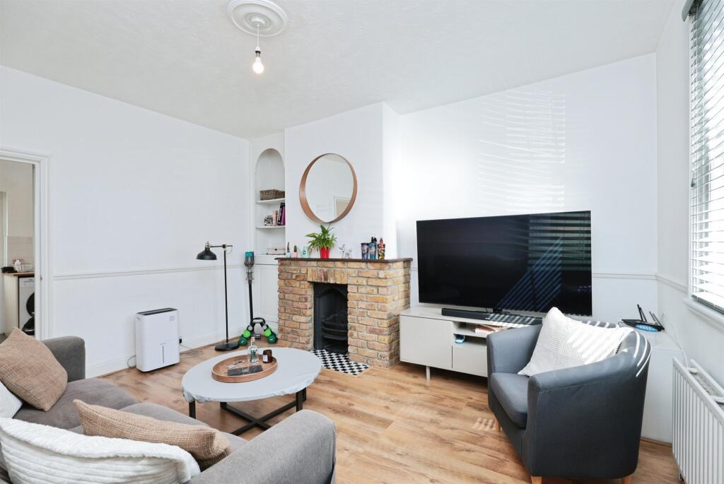 Main image of property: Leavesden Road, Watford