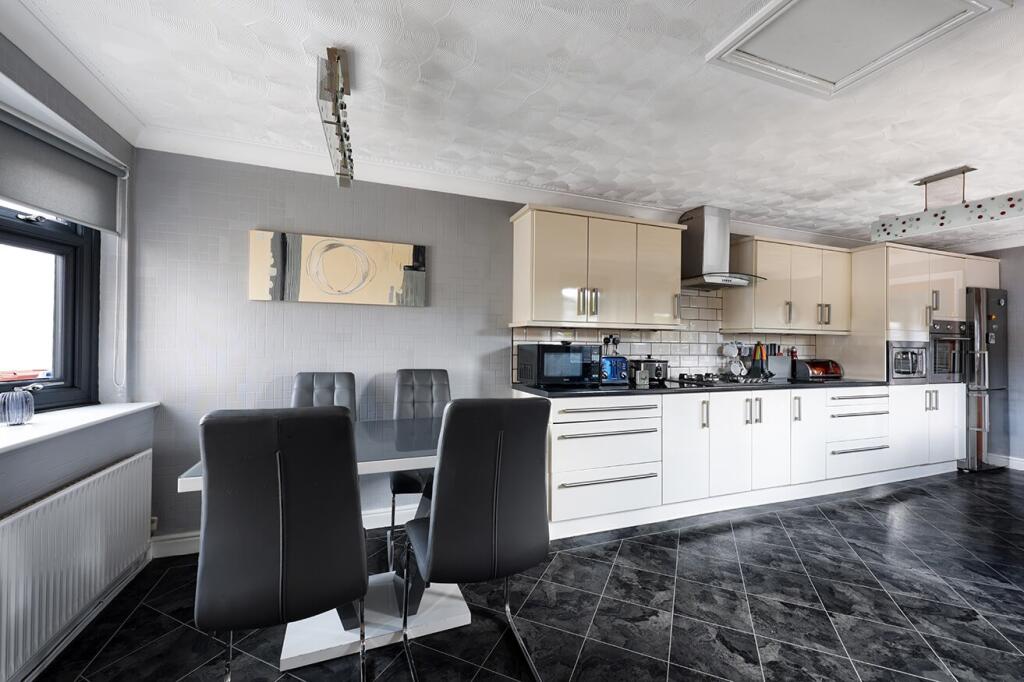 Lower Fields, Burnley, Lancashire, BB12 photo 5