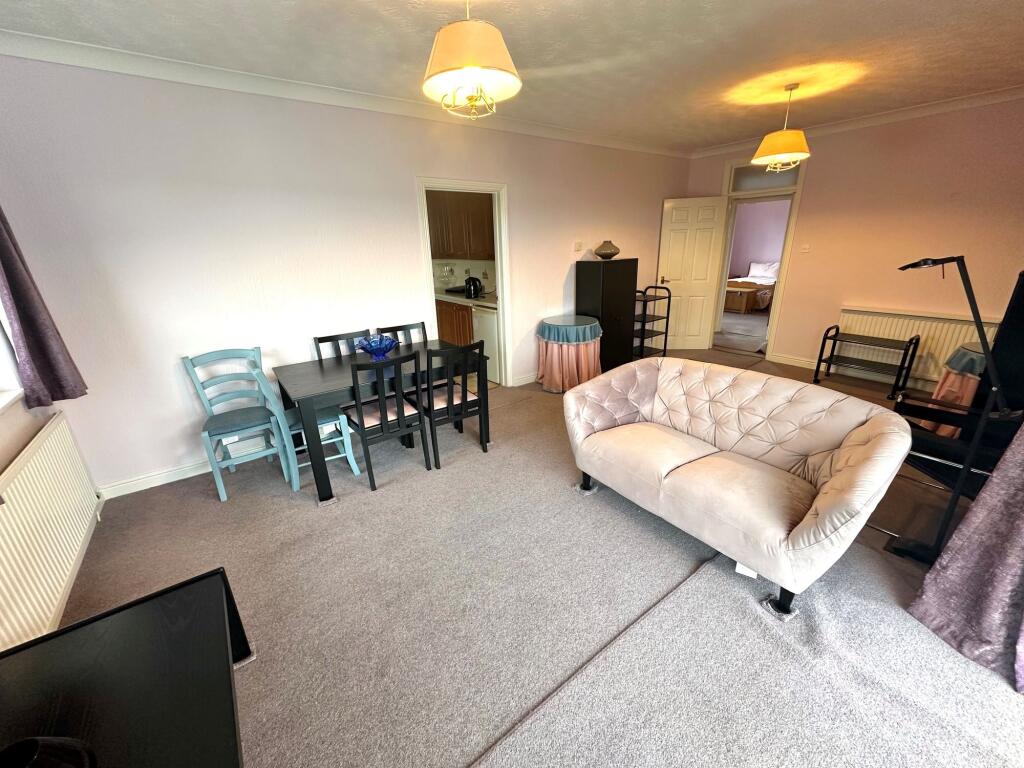 Apartment in Torquay - View 3
