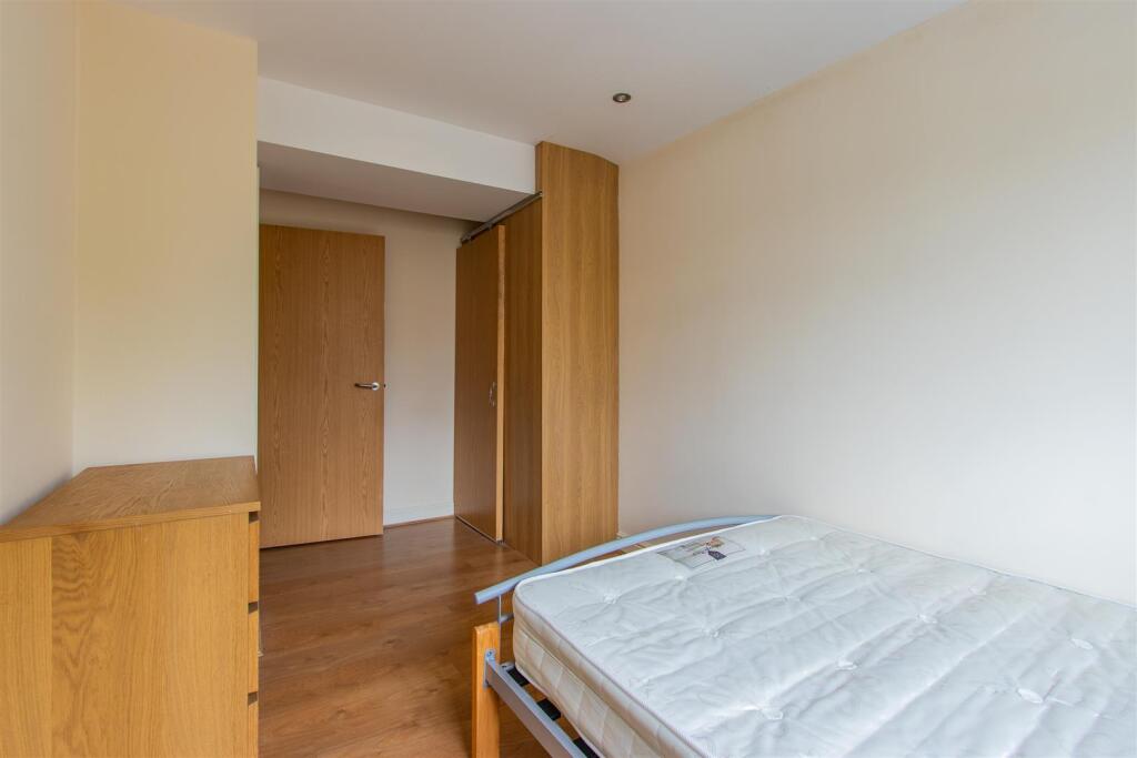 Richmond Road, Cathays - More