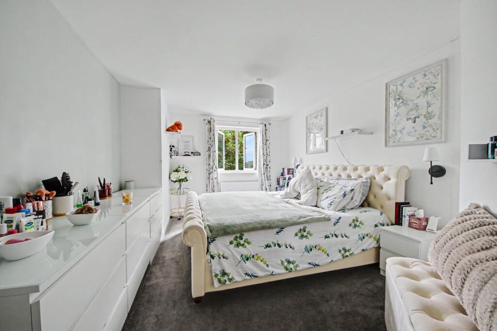 Apartment in Southampton - View 5
