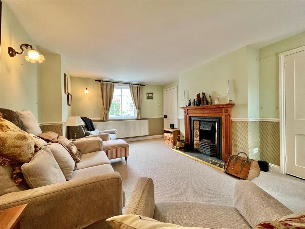 House in Hull - View 3