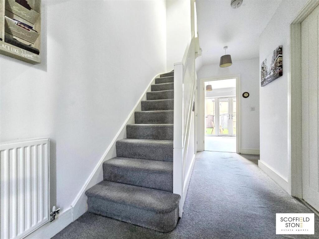 Arnfield Drive, Hilton, Derby photo 2