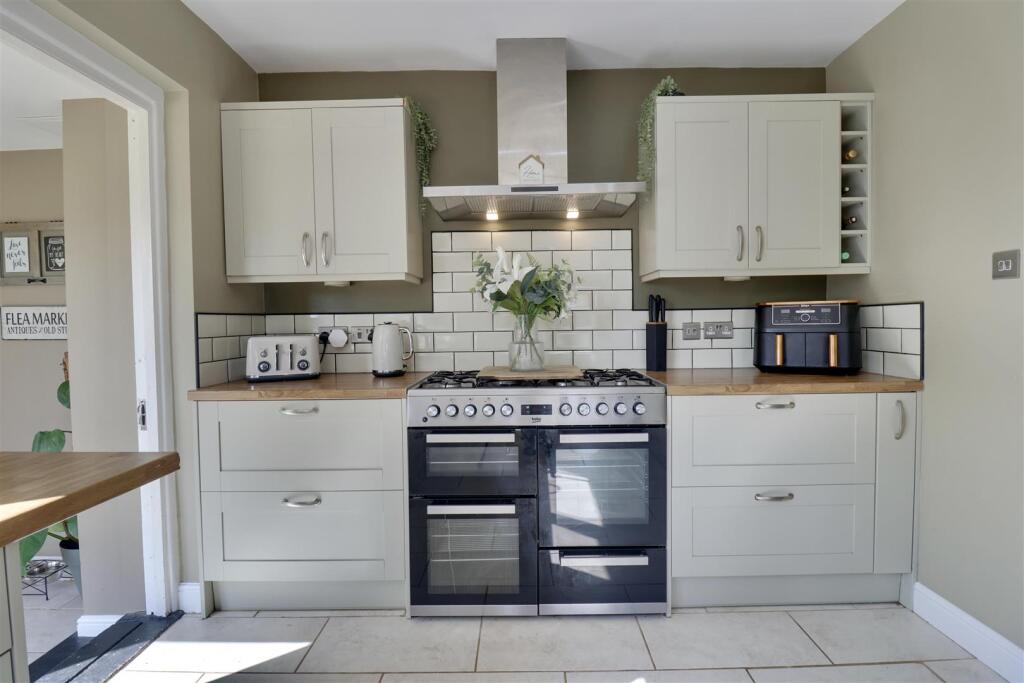 House in Portsmouth - View 5