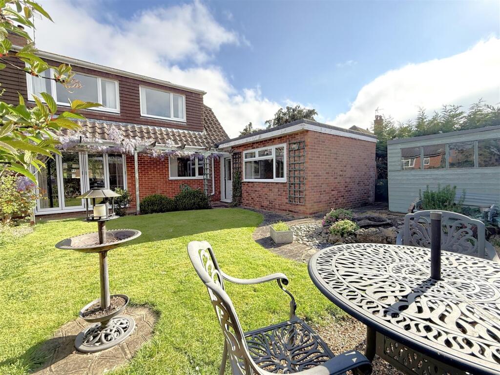 House in Melton, Bottesford - View 4