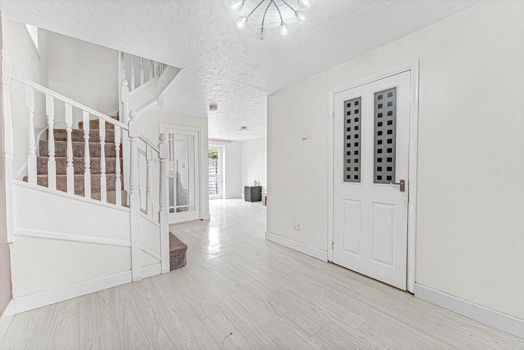 Pioneer Way, Watford, Hertfordshire, WD18 photo 4