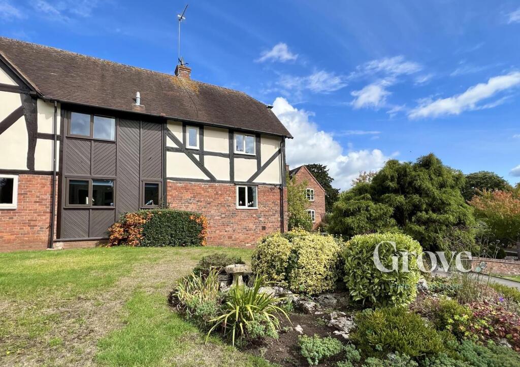 2-bed house on Churchill, Kidderminster, £390,000