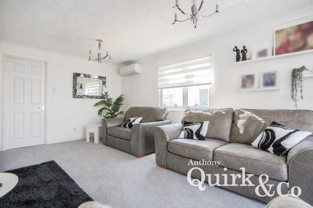 House in Castle Point, Canvey Island - View 5