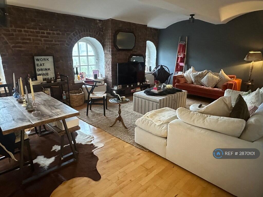 Main image of property: Castle Quay, Manchester, M15