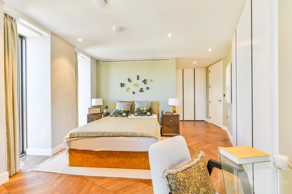 Apartment in London - More