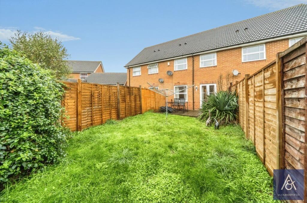 Heron Drive, Brackley, Northamptonshire photo 4