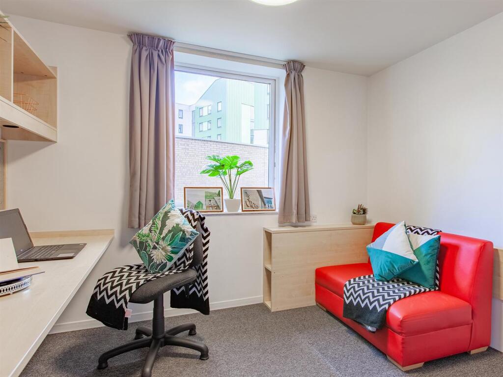 Additional image 28 of Bradford |student | September | BD7