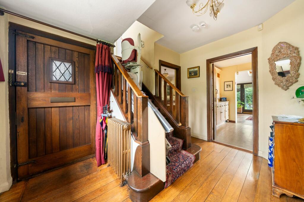 West End Lane, Esher, KT10 – pohled 5