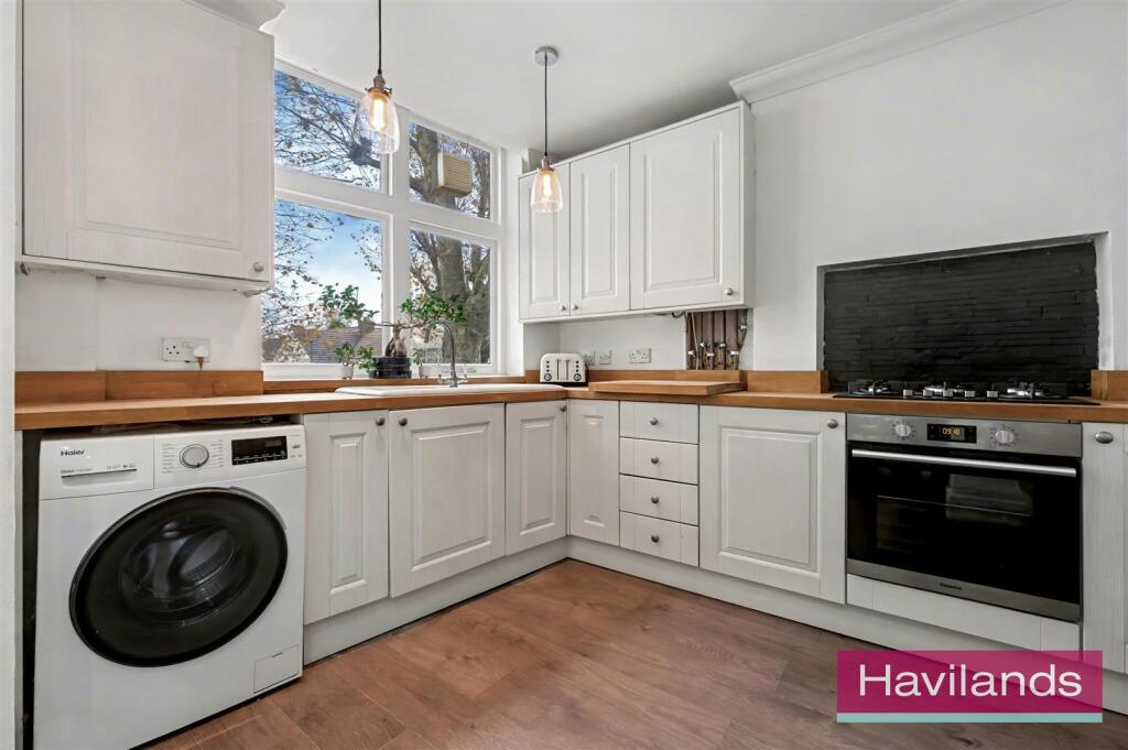 Apartment in London, Winchmore Hill, Edmonton - View 4