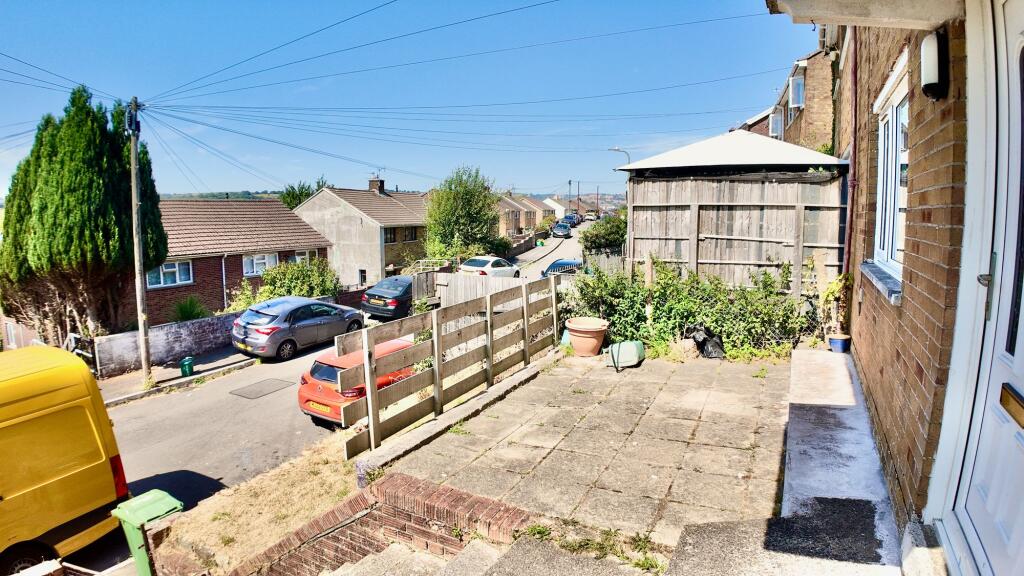 House in Newport - View 5