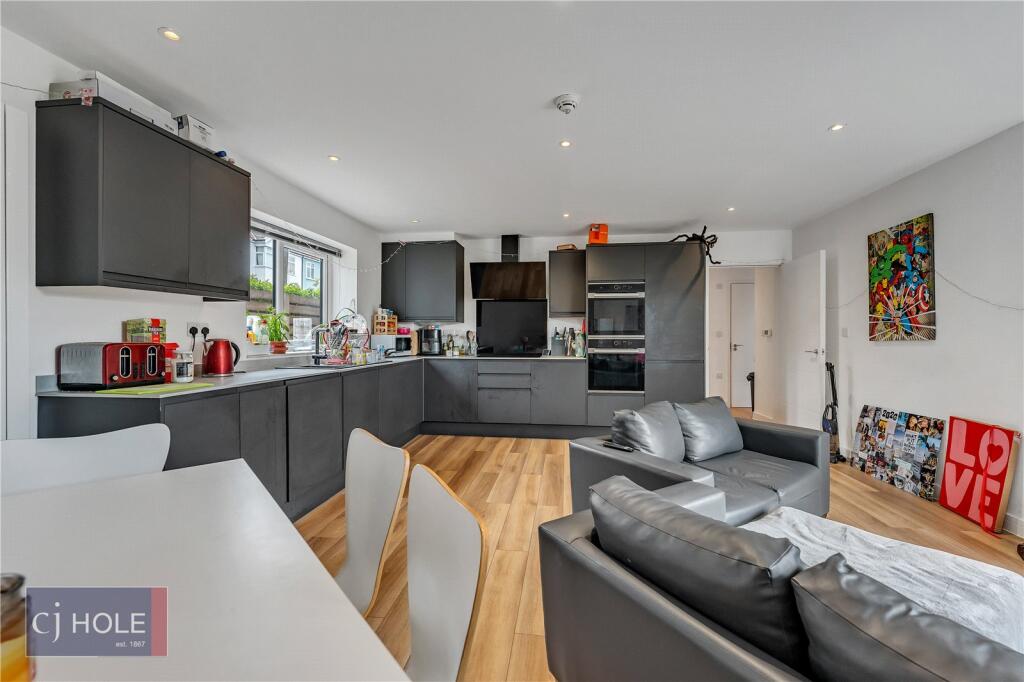 6 bedroom apartment for rent