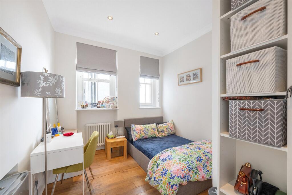 Apartment in London - View 5