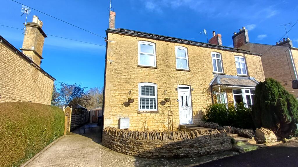 Main image of property: The Leys, Chipping Norton, OX7