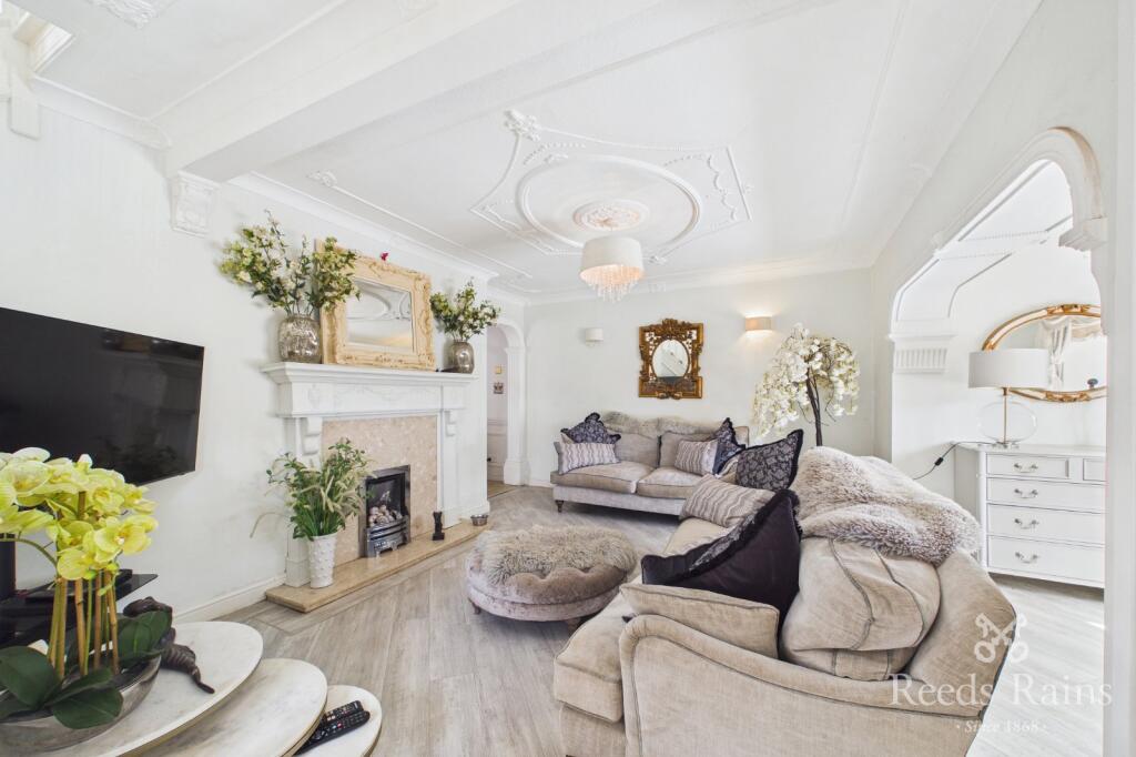 House in Rotherham, Dinnington St. John's - More