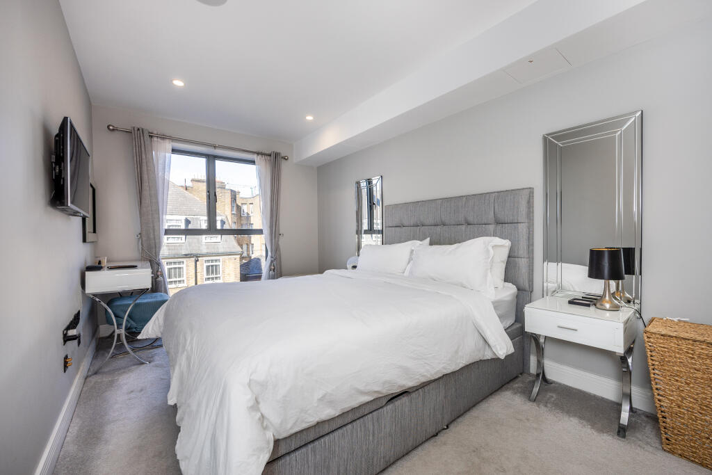 Apartment in London - View 5
