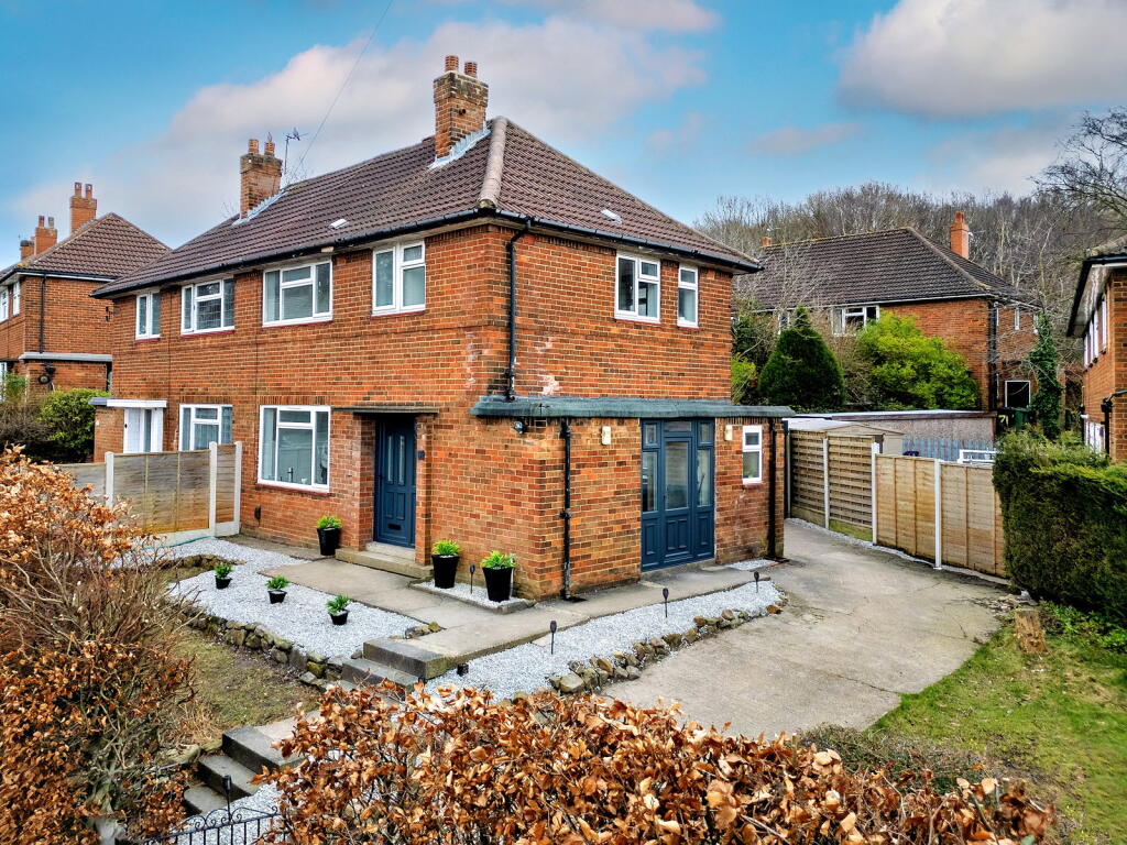 Main image of property: Deanswood View, Leeds, LS17 5JX
