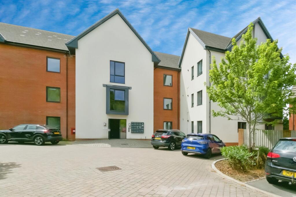 Main image of property: Heol Finch, Barry