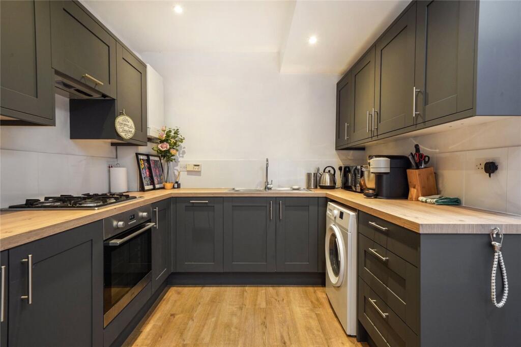 Hercules Place, London, N7 - More