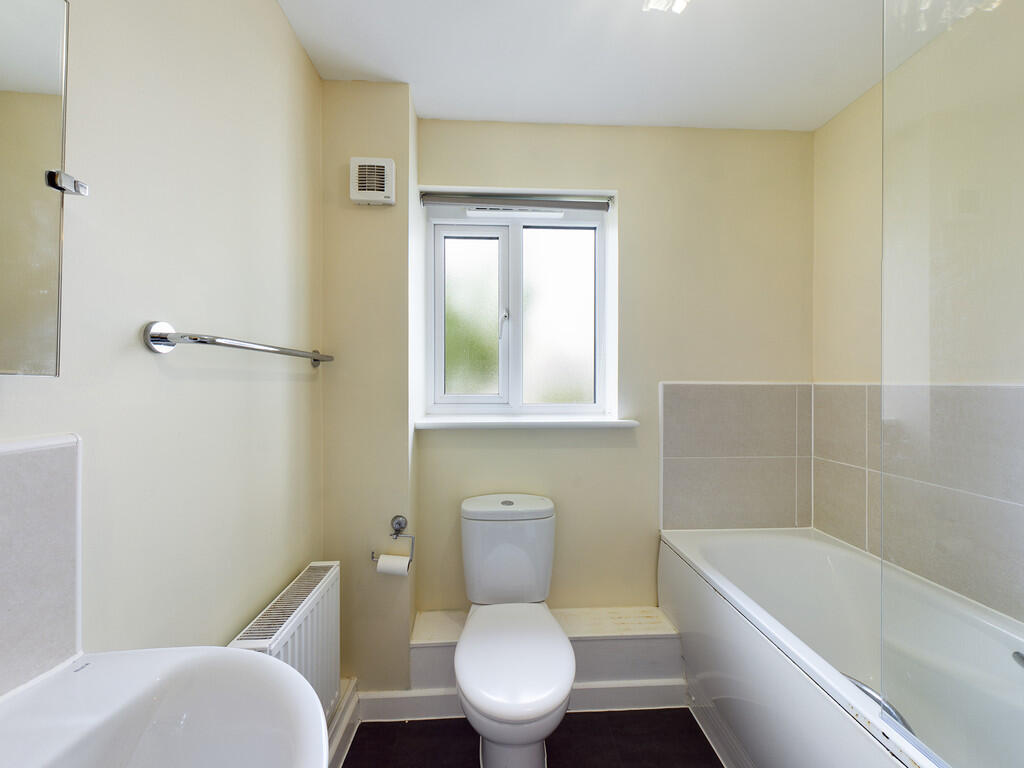 Apartment in Plymouth - More