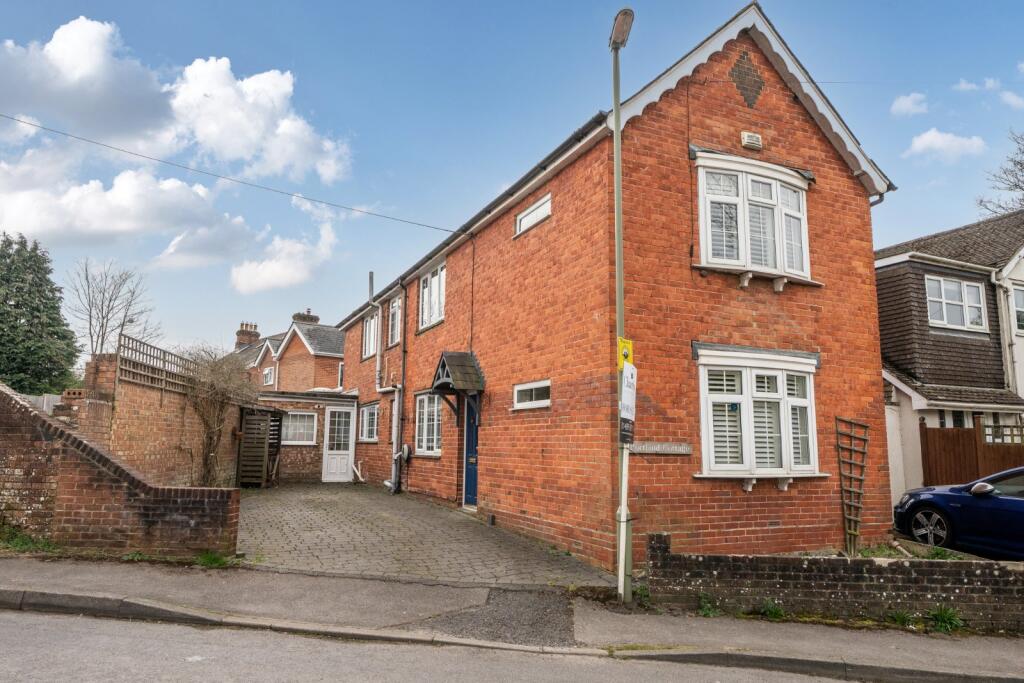 3-bed detached on Church Road, Shedfield, Southampton, Hampshire, SO32, £365,000