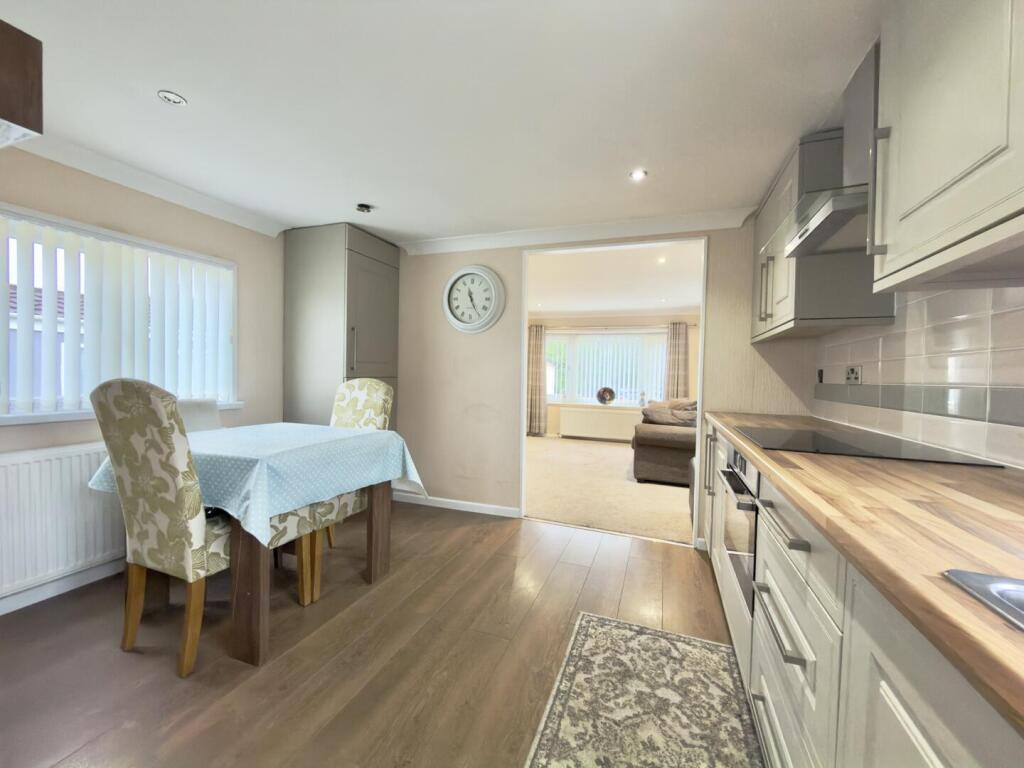 Newfield Drive, Garforth, Leeds photo 4