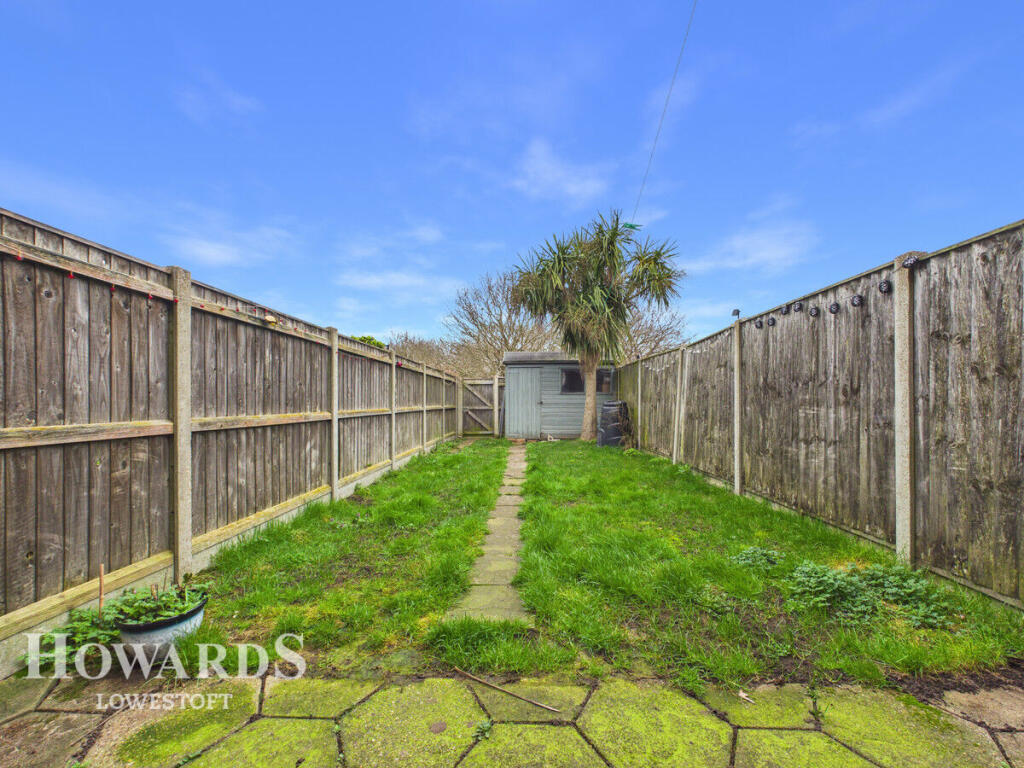 Sunnyfields, Lowestoft photo 4