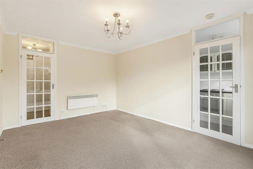Apartment in London, London Borough of Bromley - View 5