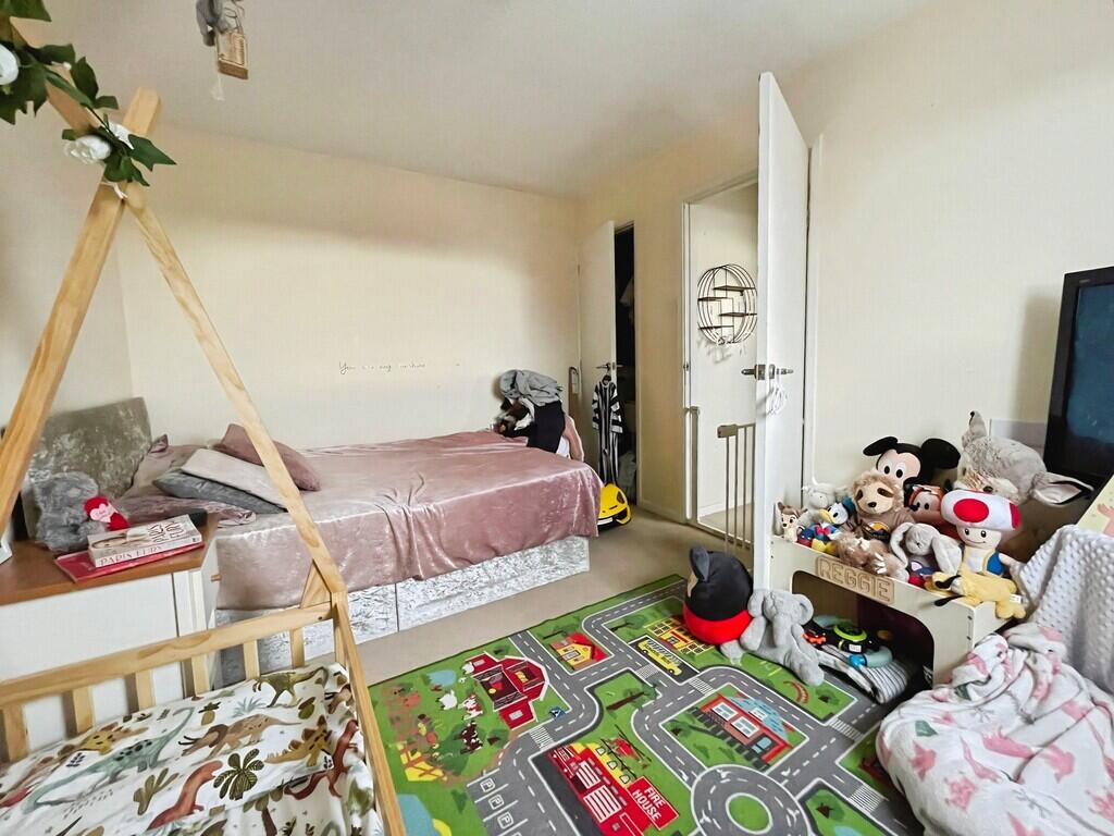 House in Cheltenham, Kingsditch, Springbank - View 3