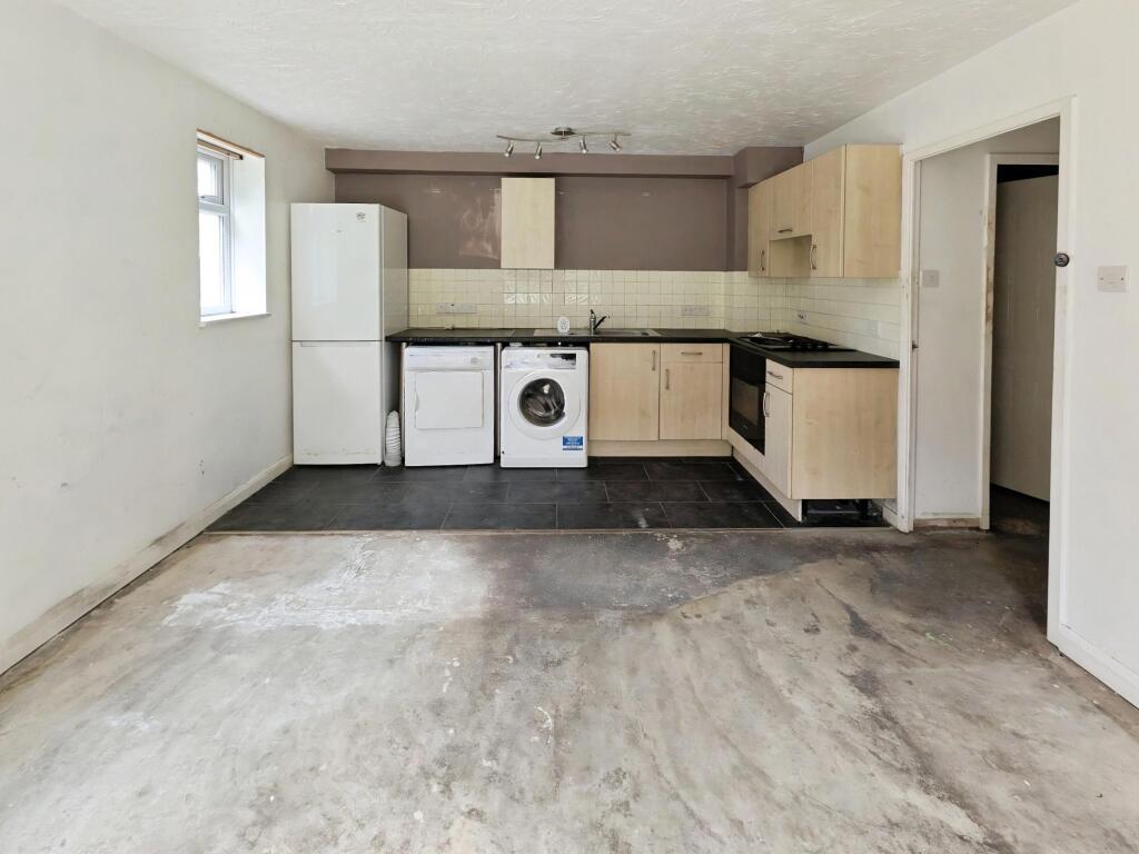 195, St. Philips Drive, Evesham, Worcestershire WR11 2RQ photo 2