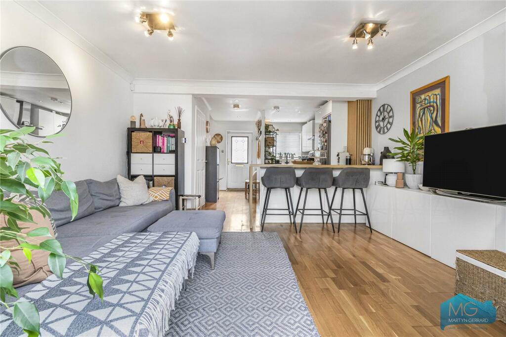 Main image of property: Primrose Close, London, N3