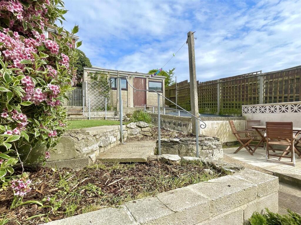 Apartment in Dorchester - View 3