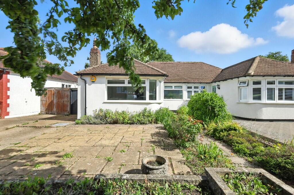 Main image of property: Aberdale Gardens, Potters Bar, Hertfordshire, EN6