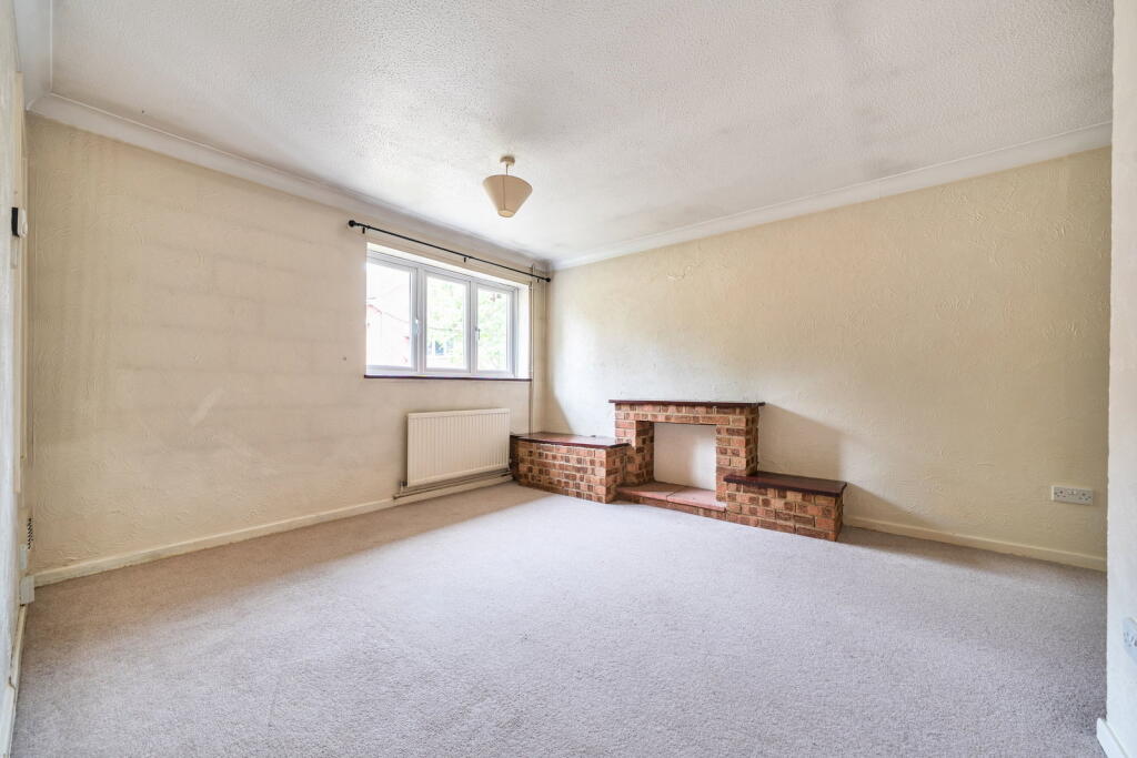 Chain Free Maisonette With Long Lease & No Charges photo 4