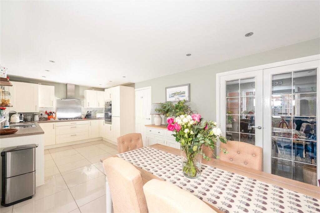 Catch Yard Road, Silverstone, Towcester, Northamptonshire, NN12 photo 3