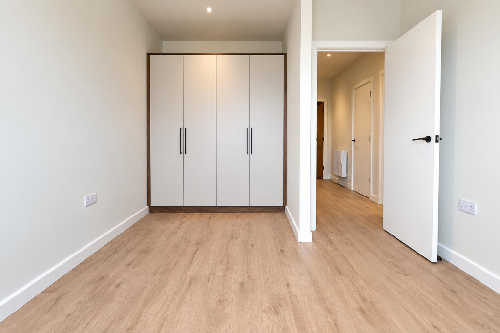 Apartment in Southall - More