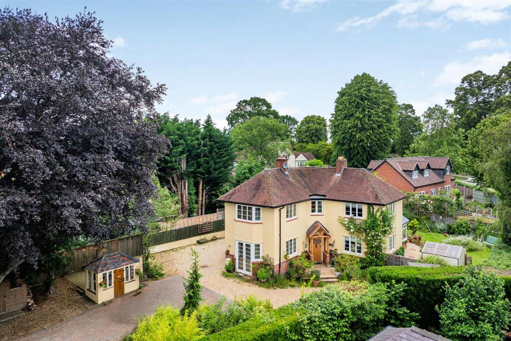 Main image of property: Field House, 3 Roman Close, Shrewsbury, SY3 7HZ