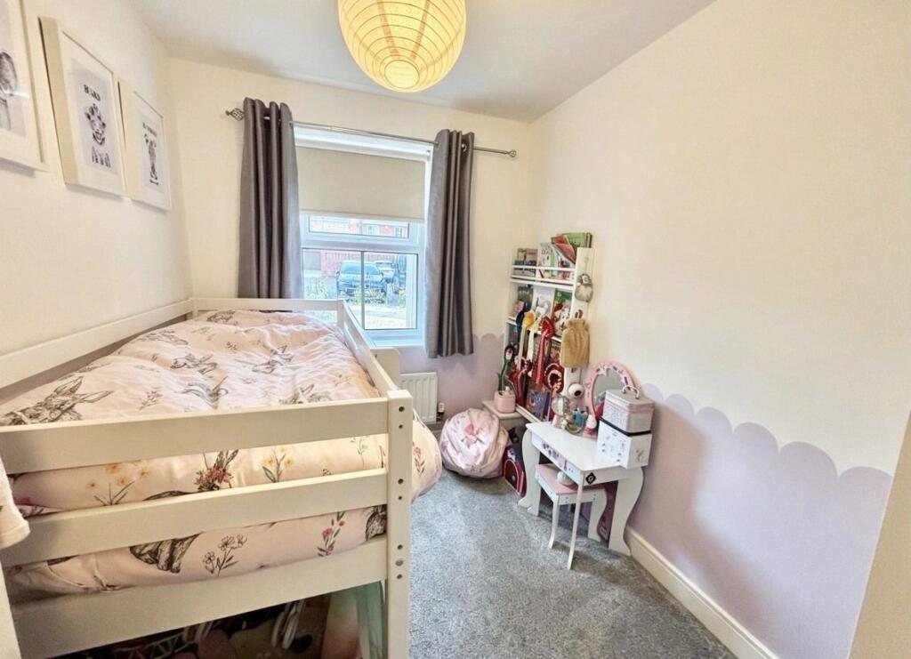 Apartment in Solihull, Dickens Heath - More