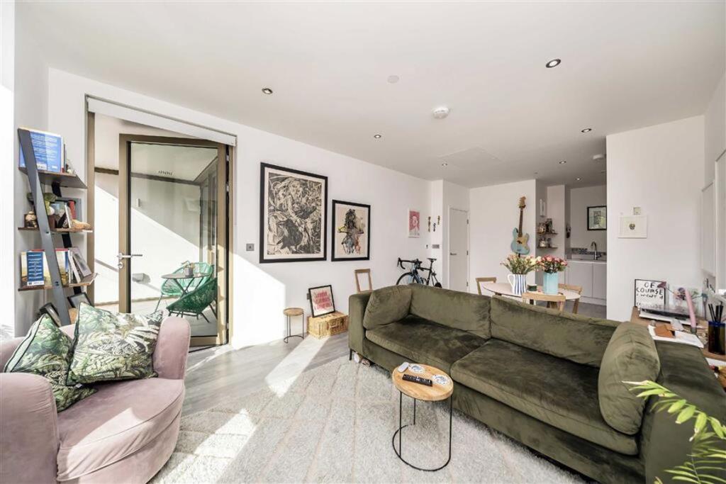 Apartment in London - More