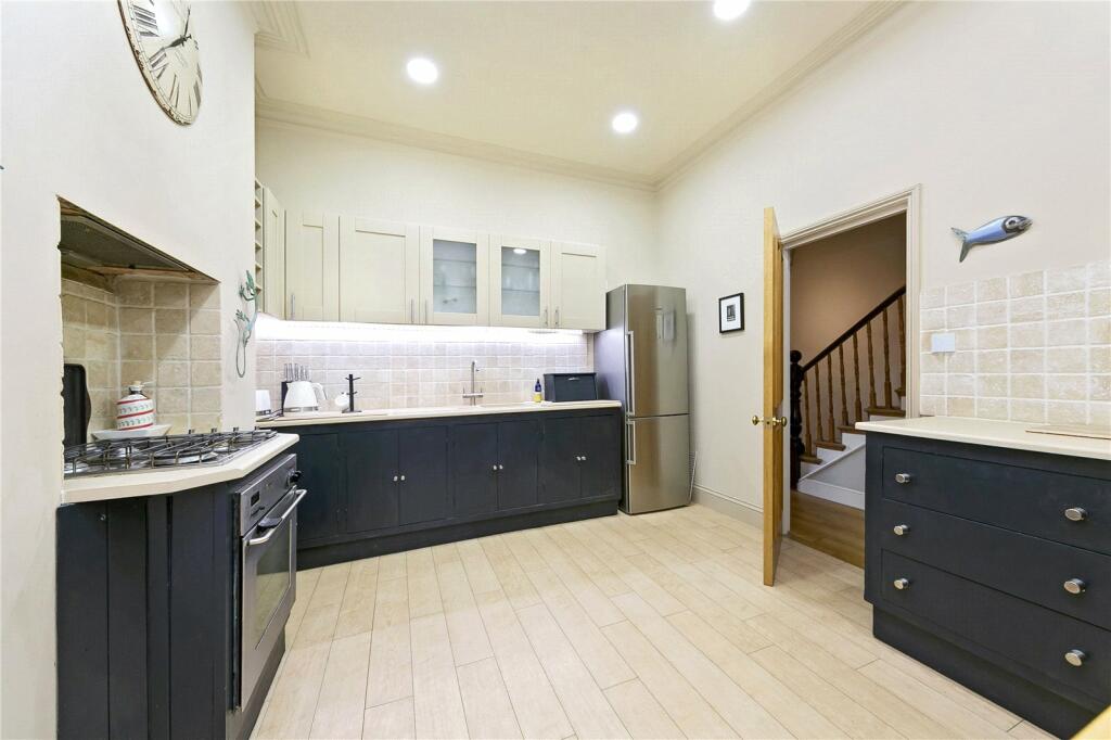 House in Twickenham - View 4