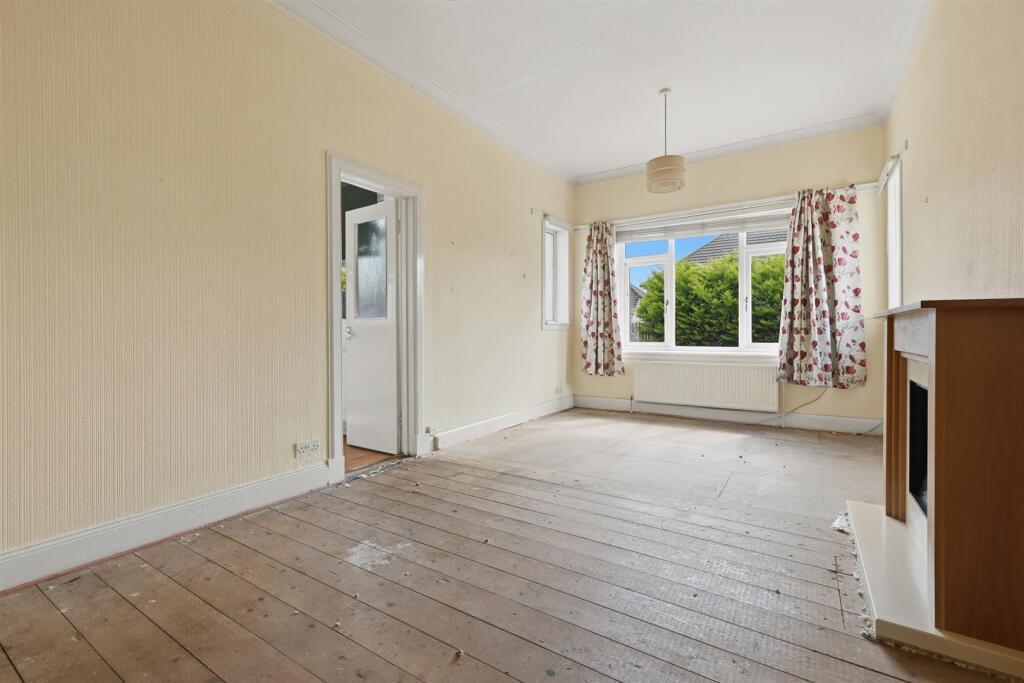 House in Kirkcaldy, Linktown - More