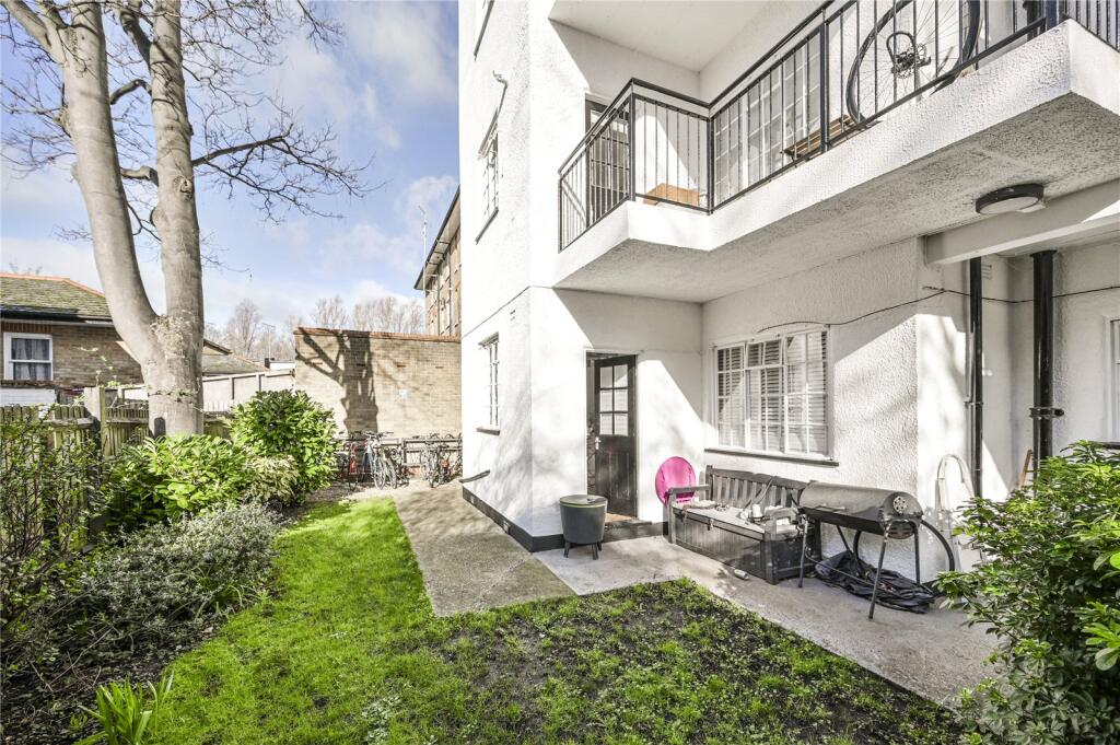 Tollington Court, Tollington Park, London, N4 - More