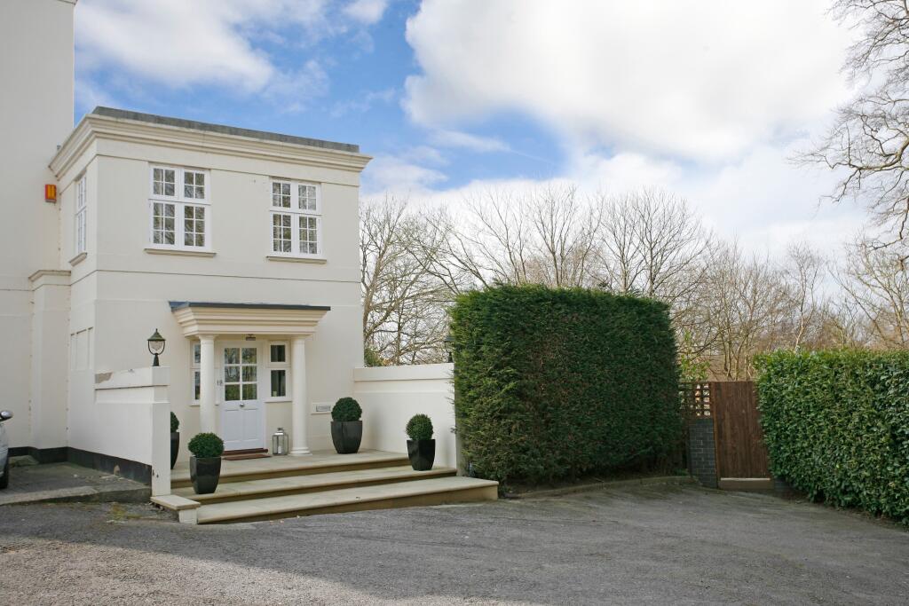 House in Runnymede, Surrey - View 5